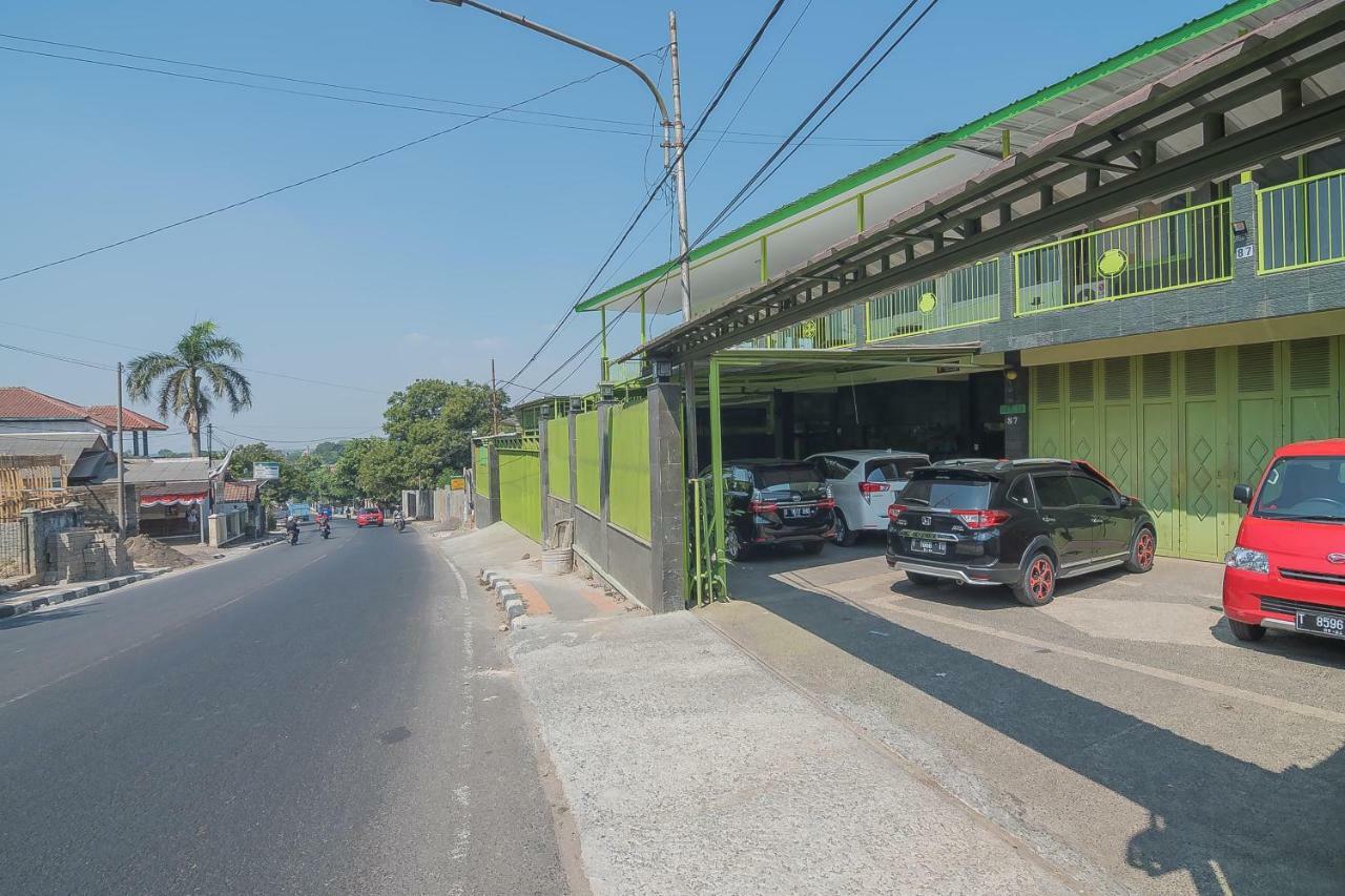 Reddoorz Syariah Near Museum Wisma Karya Subang Exteriér fotografie